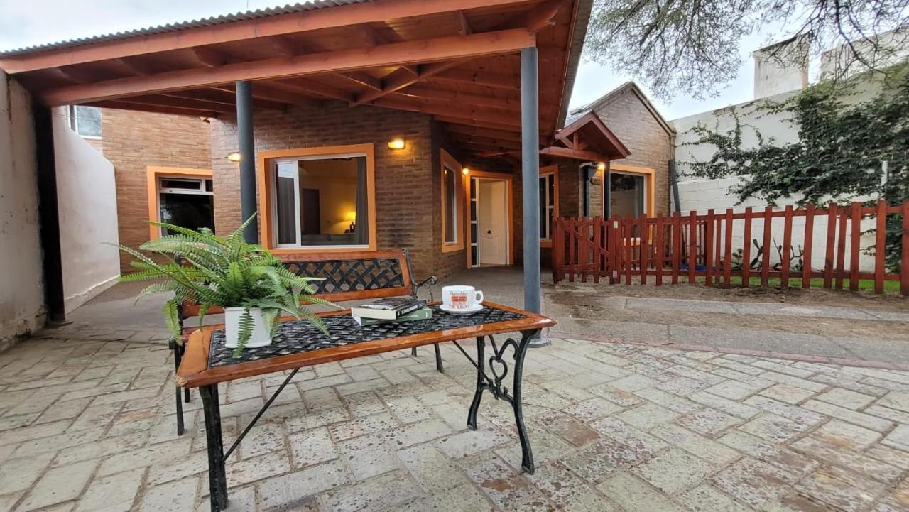 El Patio Del Aromo Appartement Puerto Madryn Buitenkant foto