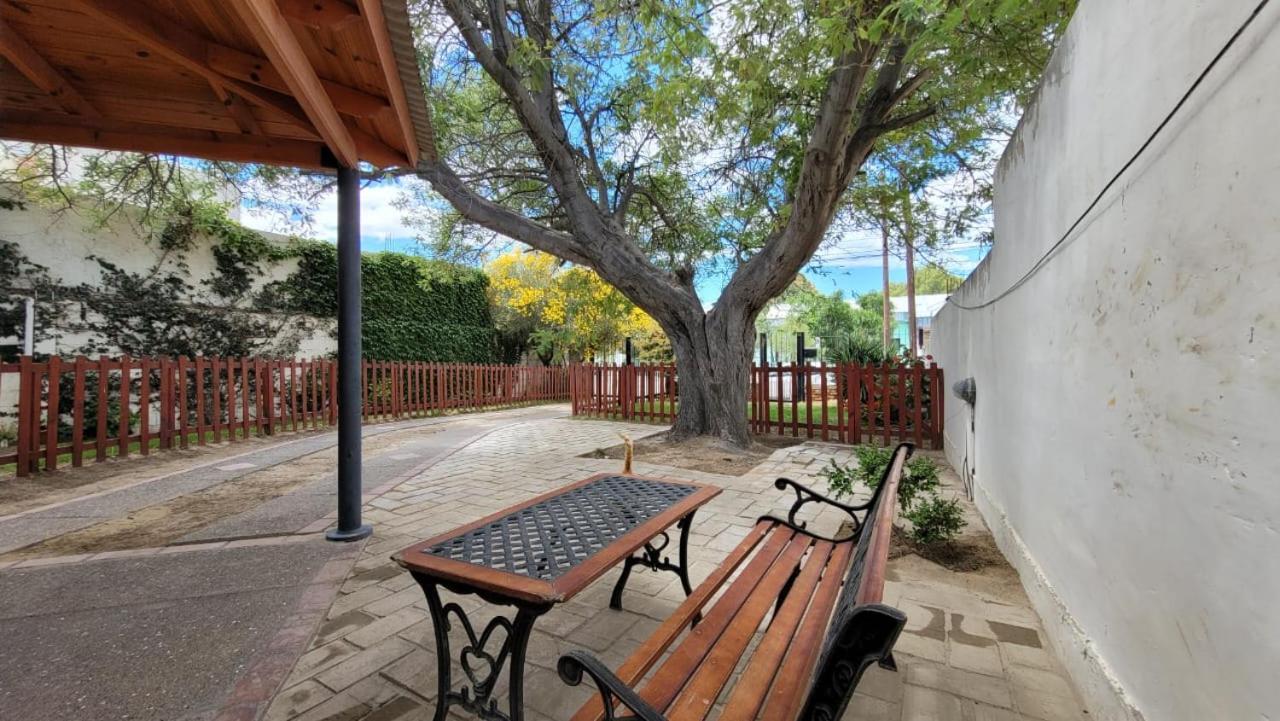 El Patio Del Aromo Appartement Puerto Madryn Buitenkant foto